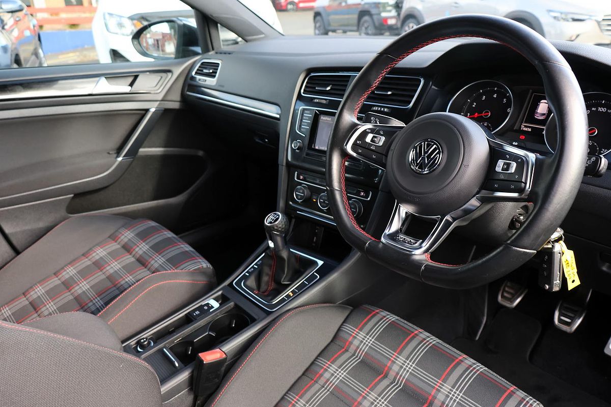 2014 Volkswagen Golf GTI 7