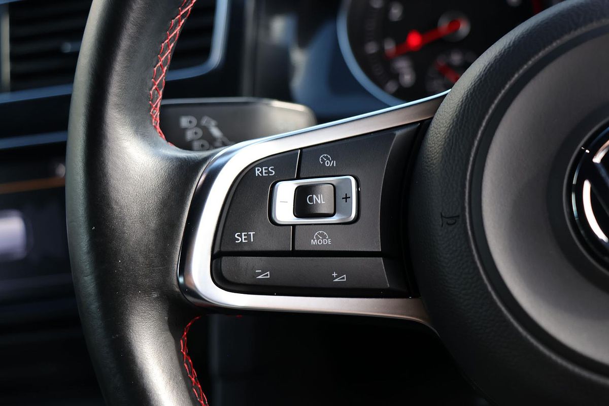 2014 Volkswagen Golf GTI 7