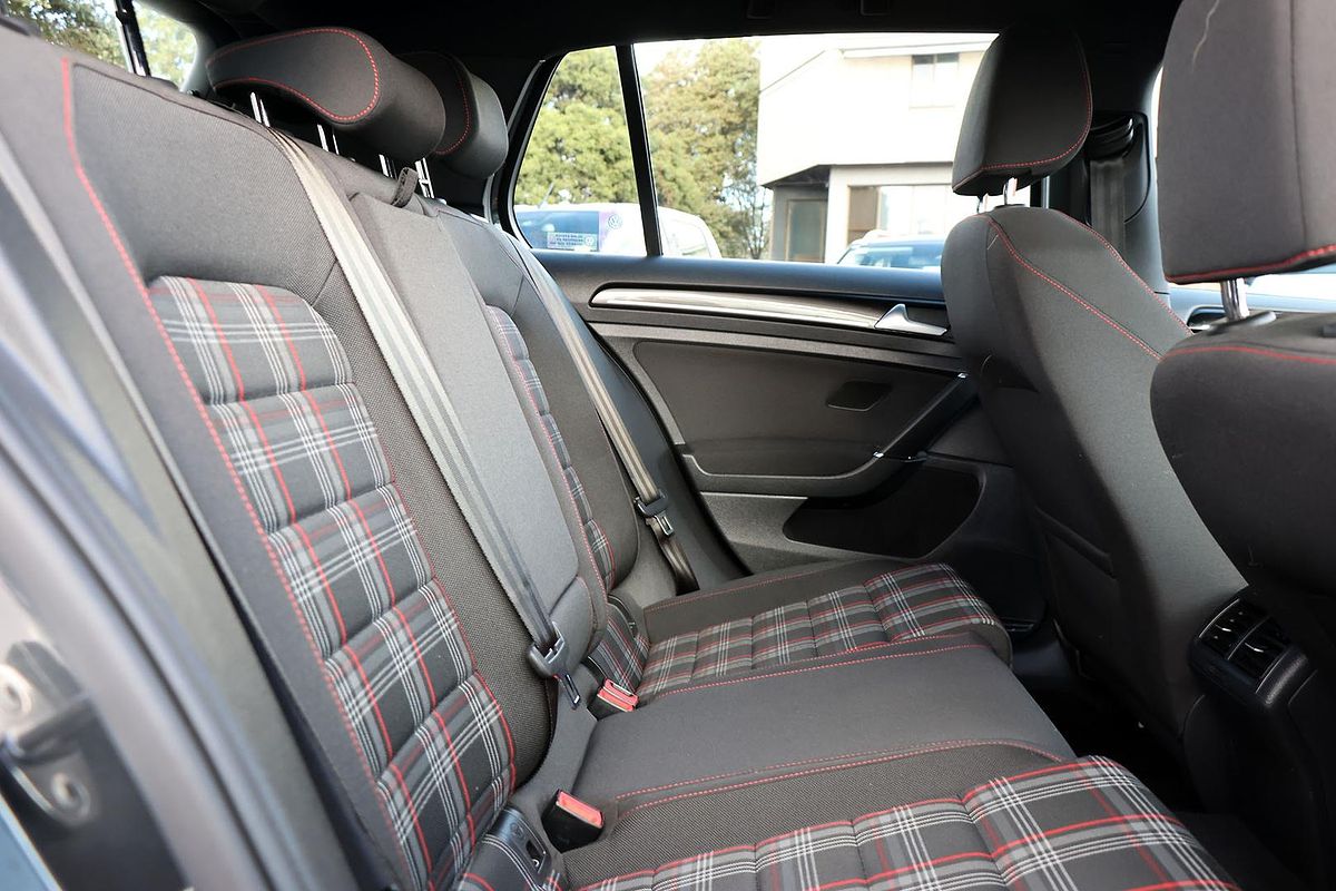 2014 Volkswagen Golf GTI 7
