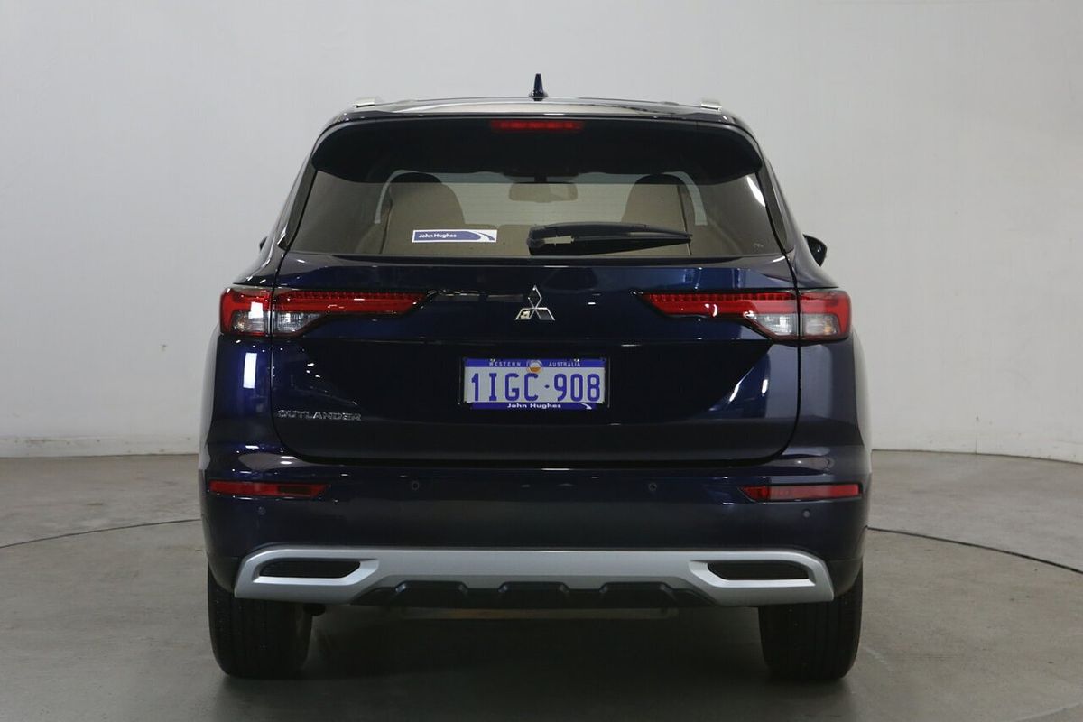 2024 Mitsubishi Outlander LS ZM