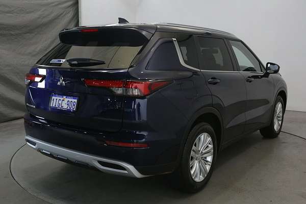 2024 Mitsubishi Outlander LS ZM