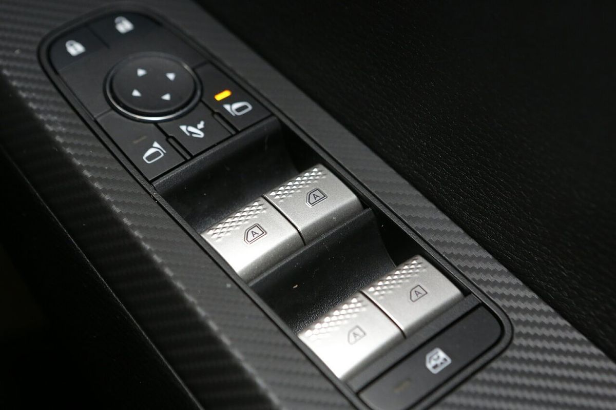 2024 Mitsubishi Outlander LS ZM