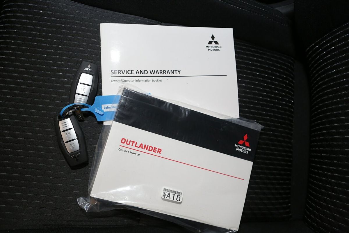 2024 Mitsubishi Outlander LS ZM