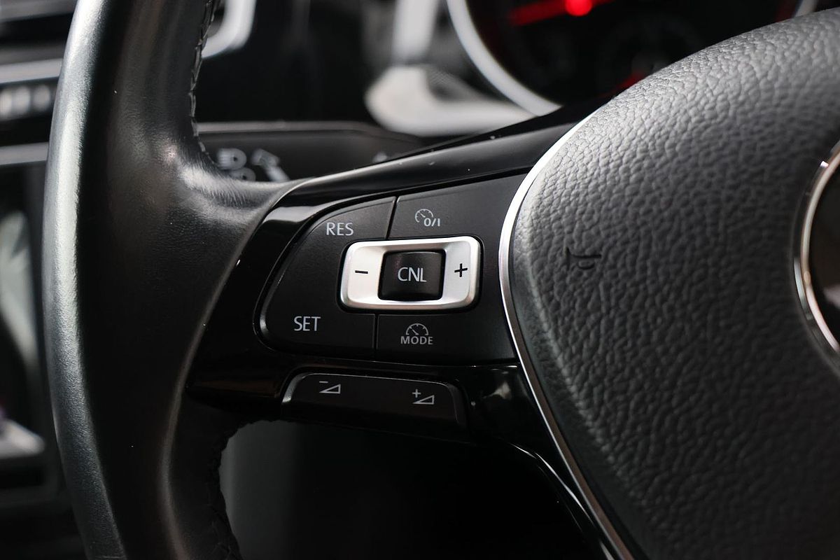 2015 Volkswagen Golf 103TSI Highline 7