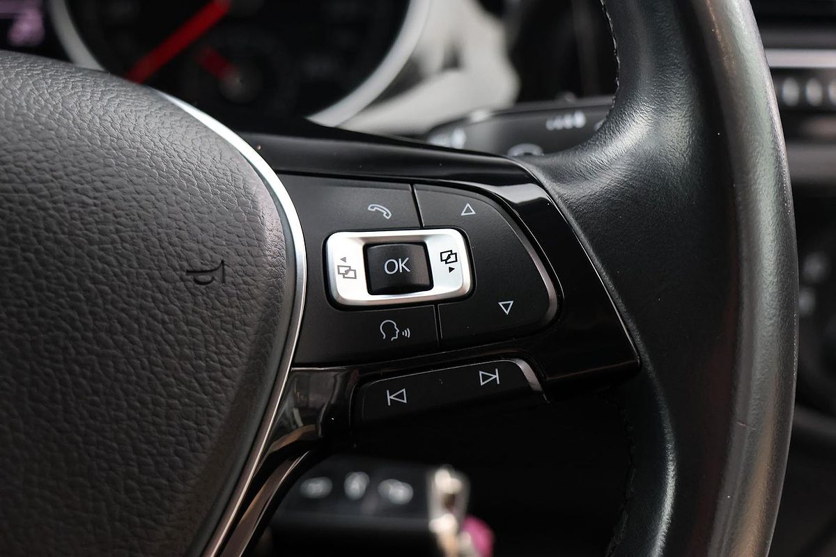 2015 Volkswagen Golf 103TSI Highline 7