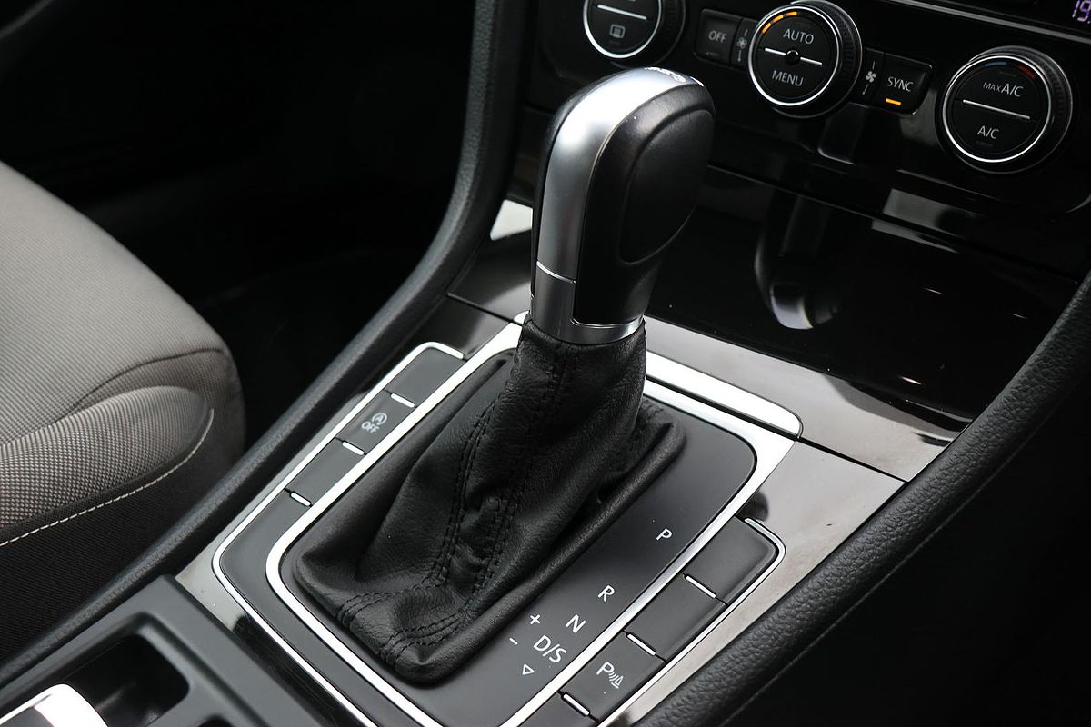 2015 Volkswagen Golf 103TSI Highline 7