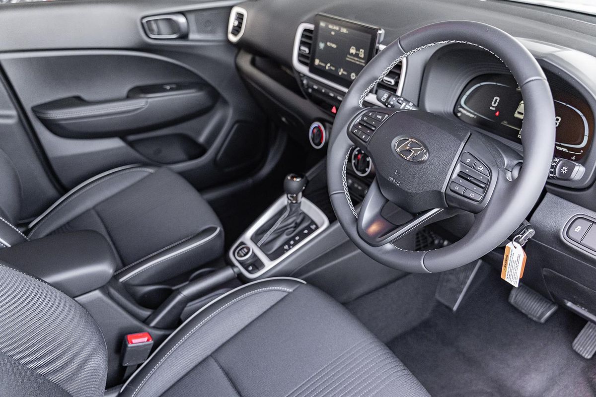 2025 Hyundai Venue Active QX.V5