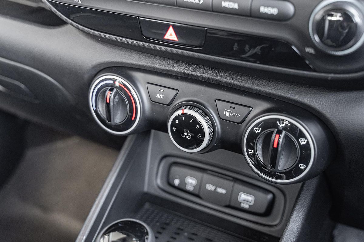 2025 Hyundai Venue Active QX.V5
