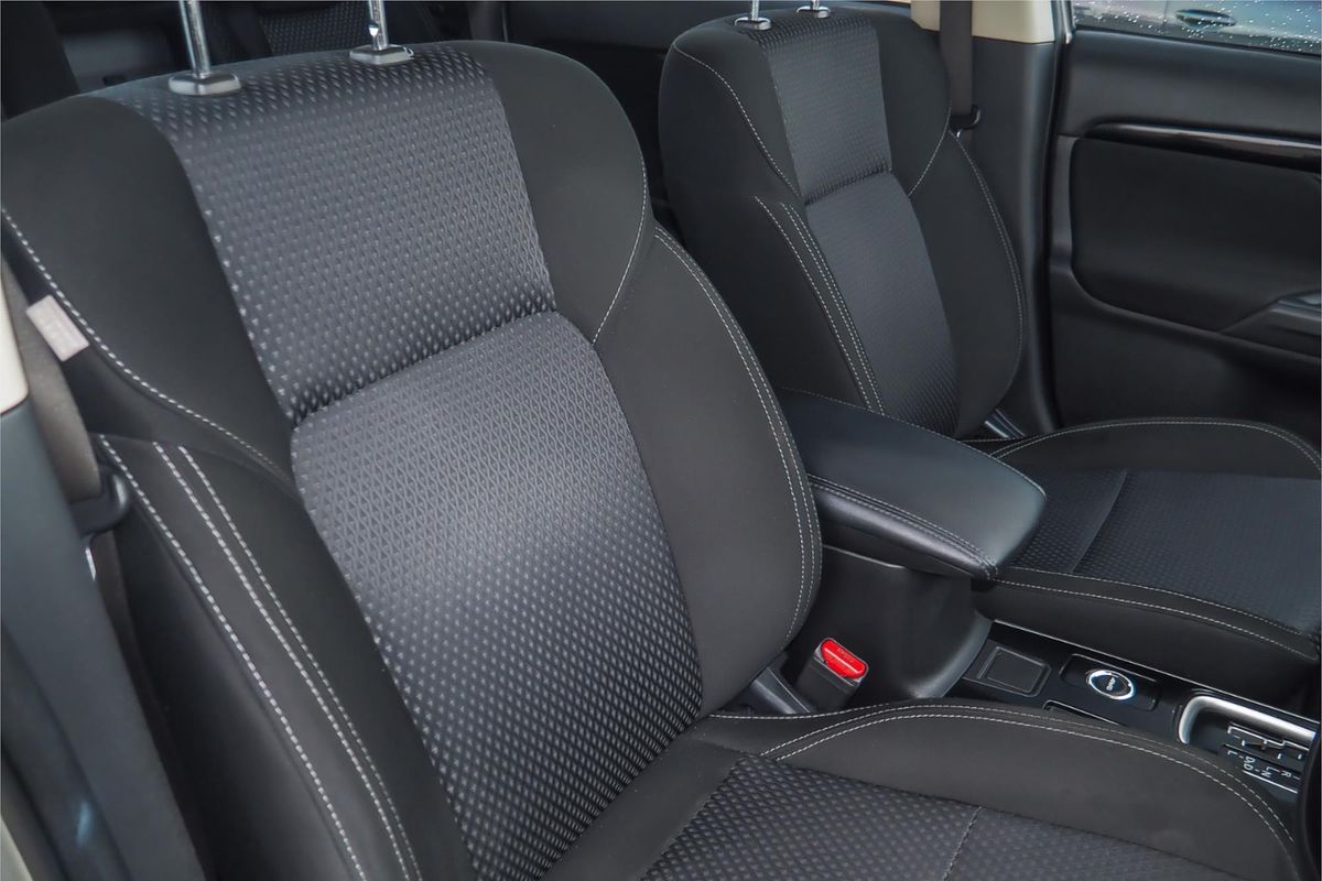 2018 Mitsubishi Outlander ES ZL