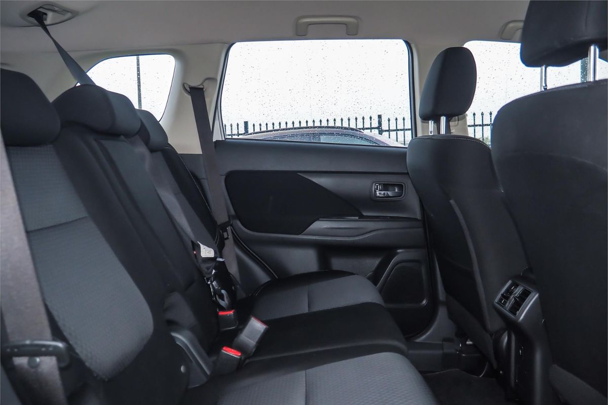2018 Mitsubishi Outlander ES ZL