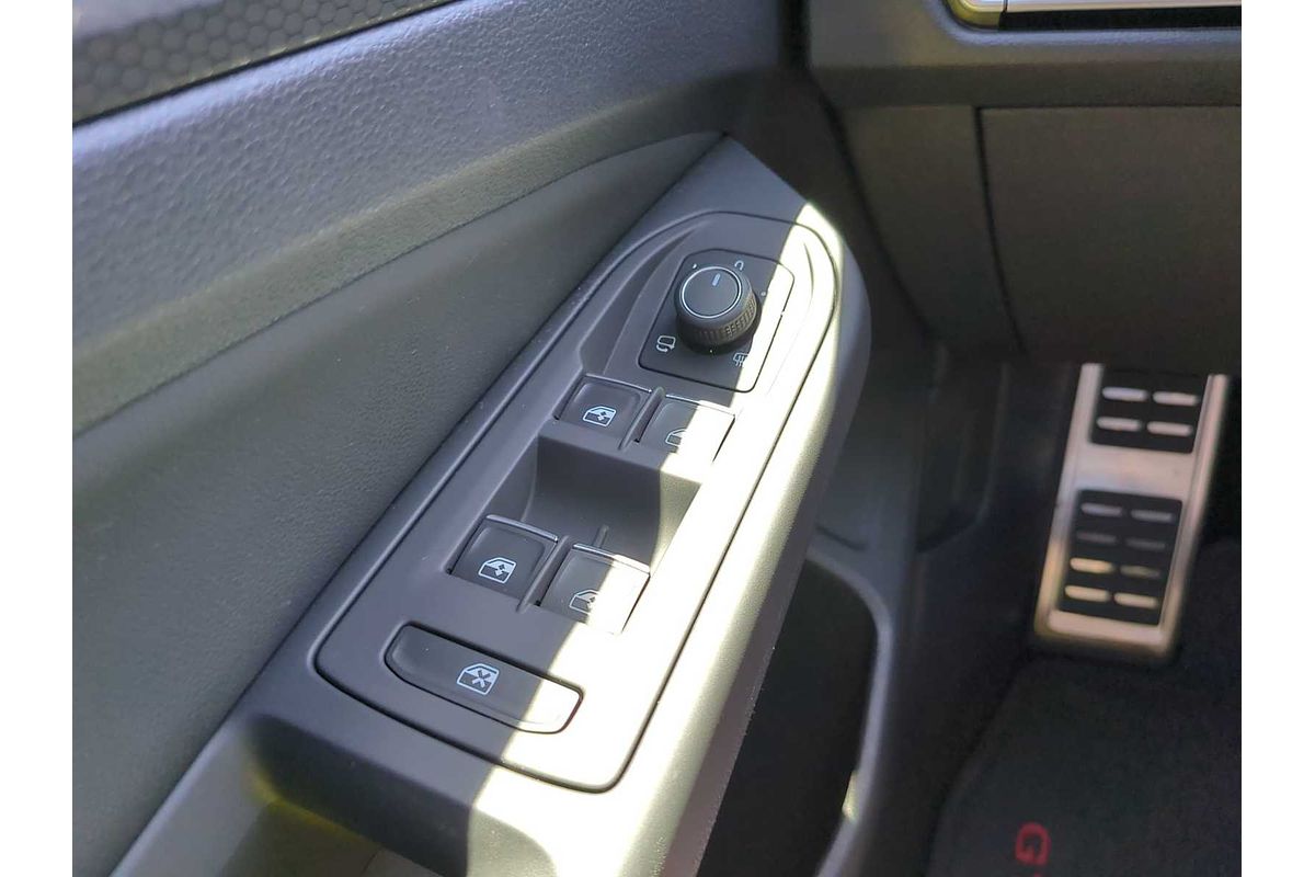 2024 Volkswagen Golf 380 SE
