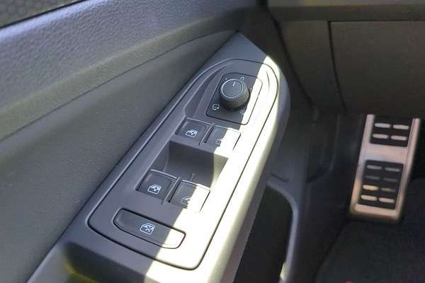 2024 Volkswagen Golf 380 SE