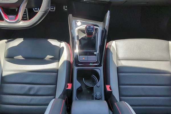 2024 Volkswagen Golf 380 SE