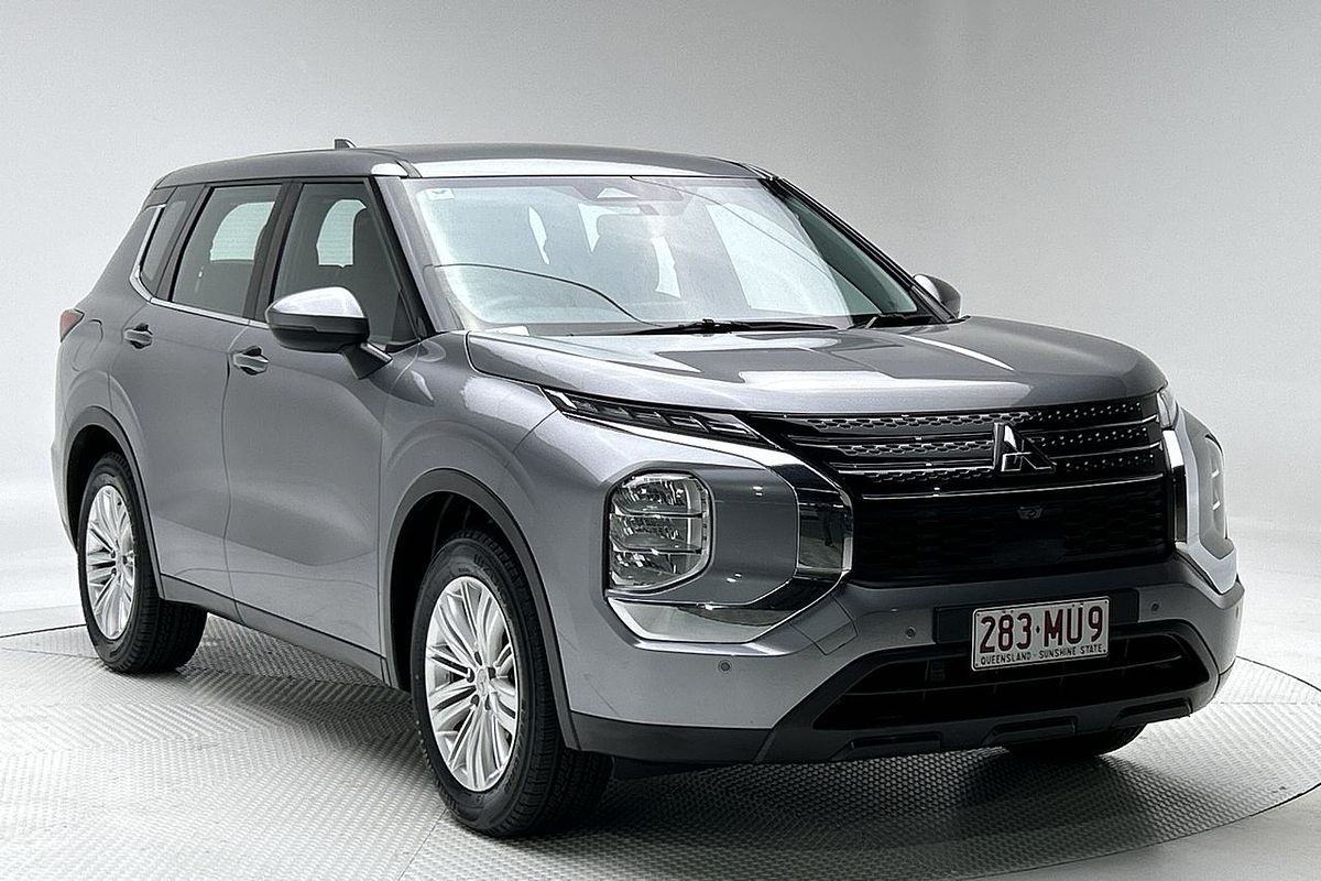 2022 Mitsubishi Outlander ES ZM
