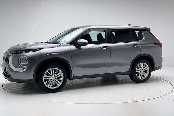 2022 Mitsubishi Outlander ES ZM
