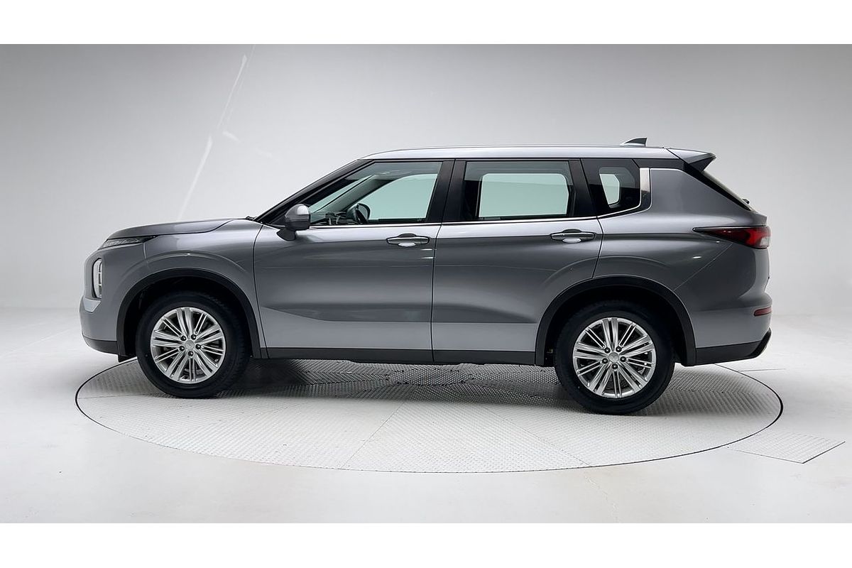 2022 Mitsubishi Outlander ES ZM