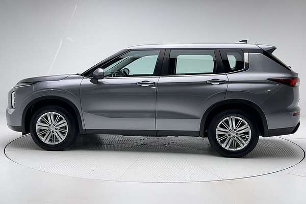 2022 Mitsubishi Outlander ES ZM