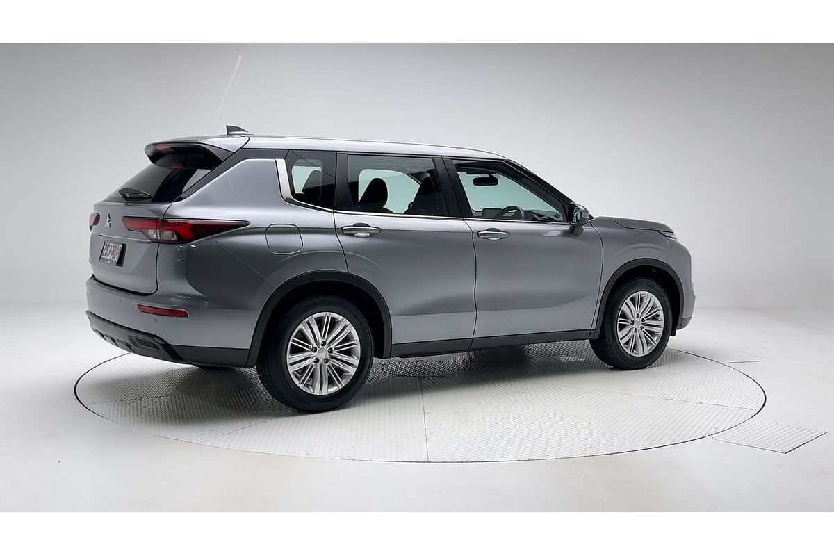 2022 Mitsubishi Outlander ES ZM