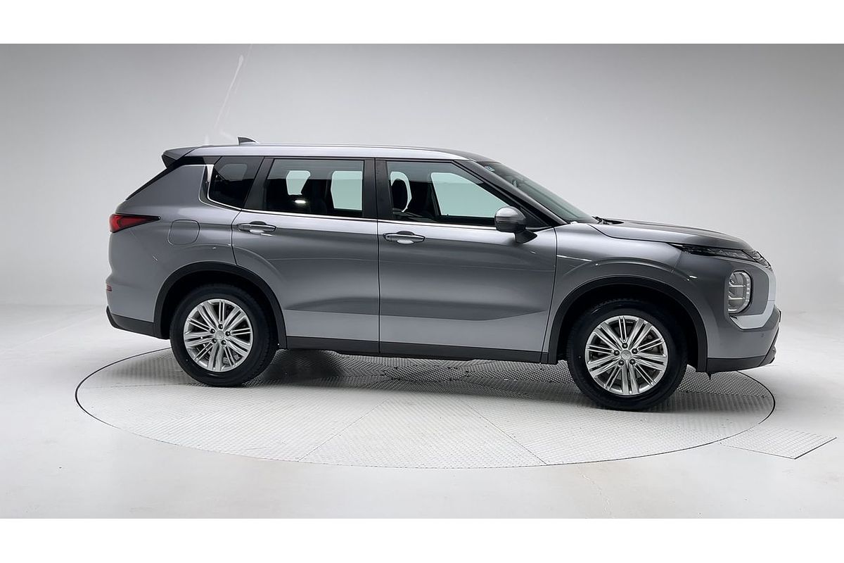 2022 Mitsubishi Outlander ES ZM