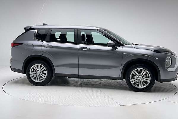 2022 Mitsubishi Outlander ES ZM