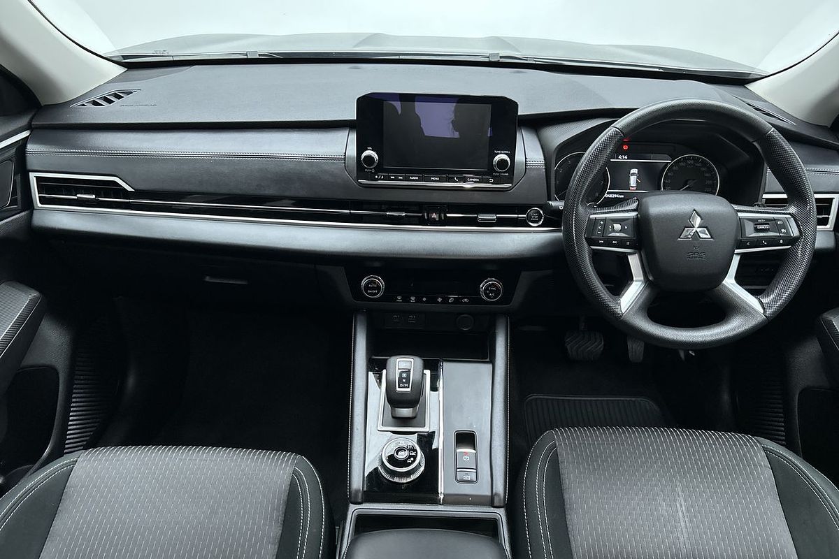 2022 Mitsubishi Outlander ES ZM