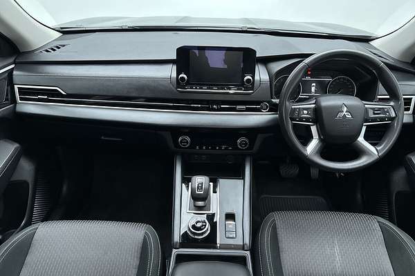2022 Mitsubishi Outlander ES ZM