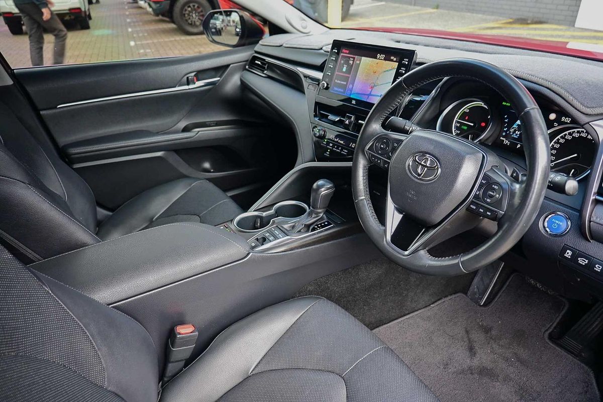 2022 Toyota Camry SL AXVH70R