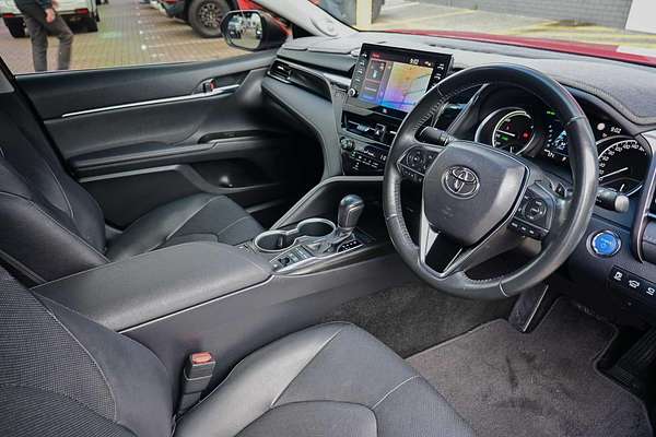 2022 Toyota Camry SL AXVH70R