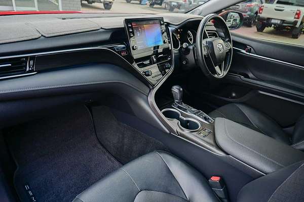 2022 Toyota Camry SL AXVH70R