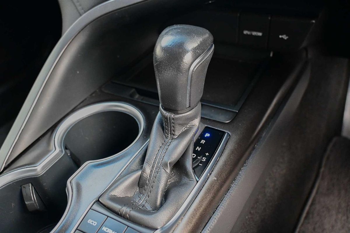 2022 Toyota Camry SL AXVH70R