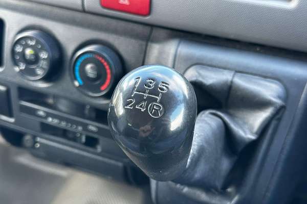 2008 Toyota Hiace Commuter KDH223R