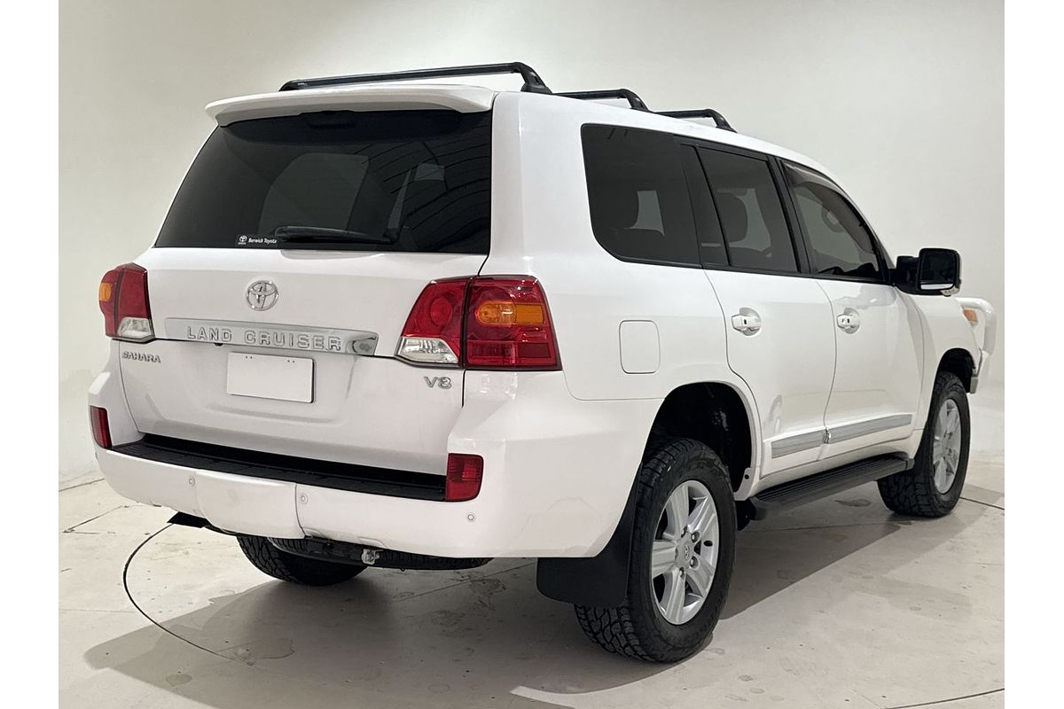 2013 Toyota Landcruiser Sahara VDJ200R