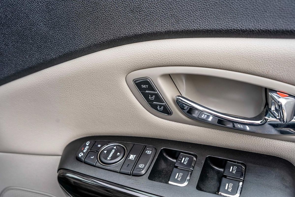 2019 Kia Carnival Platinum YP