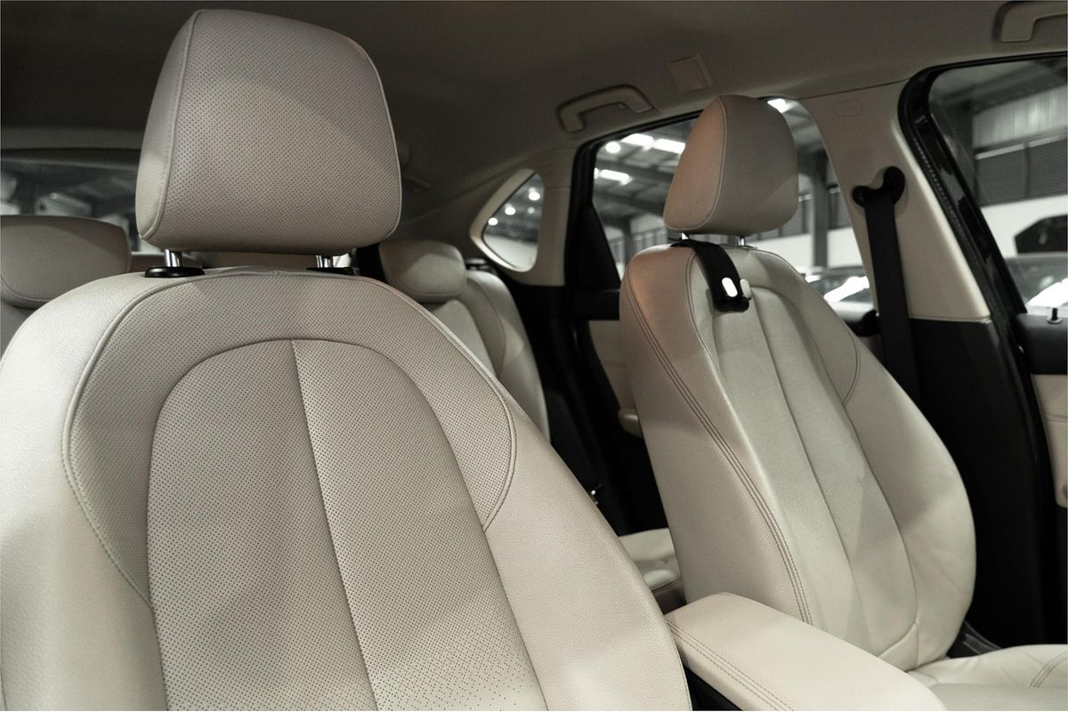 2015 BMW 2 Series 218i Sport Line F45