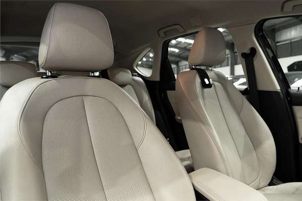 2015 BMW 2 Series 218i Sport Line F45