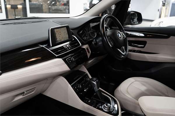 2015 BMW 2 Series 218i Sport Line F45