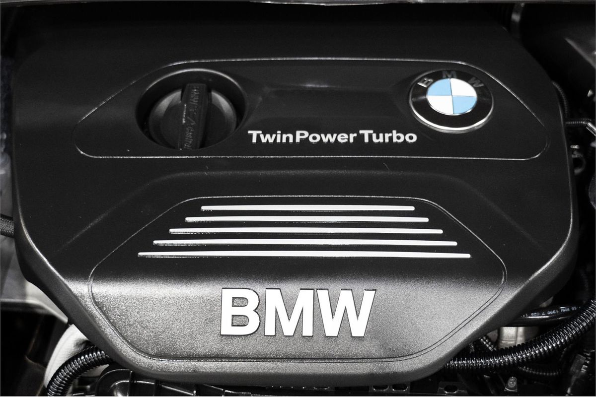 2015 BMW 2 Series 218i Sport Line F45