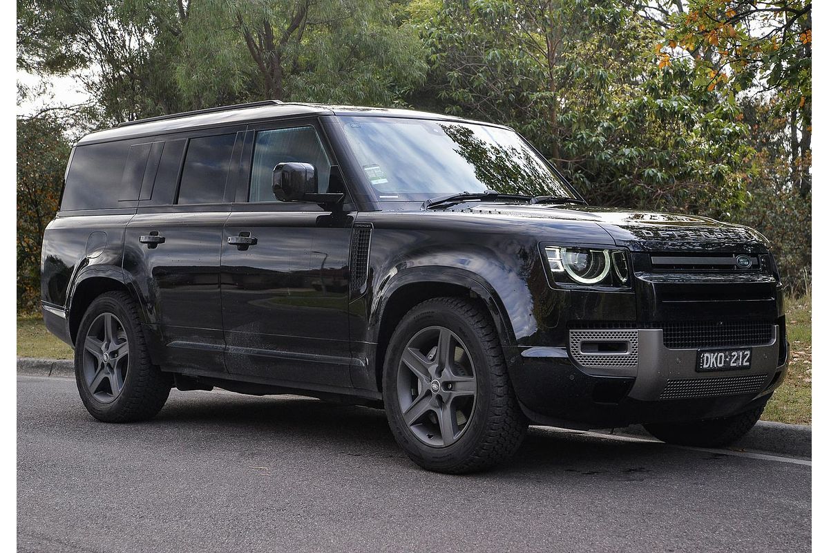 2025 Land Rover Defender 130 P400 X-Dynamic SE L663