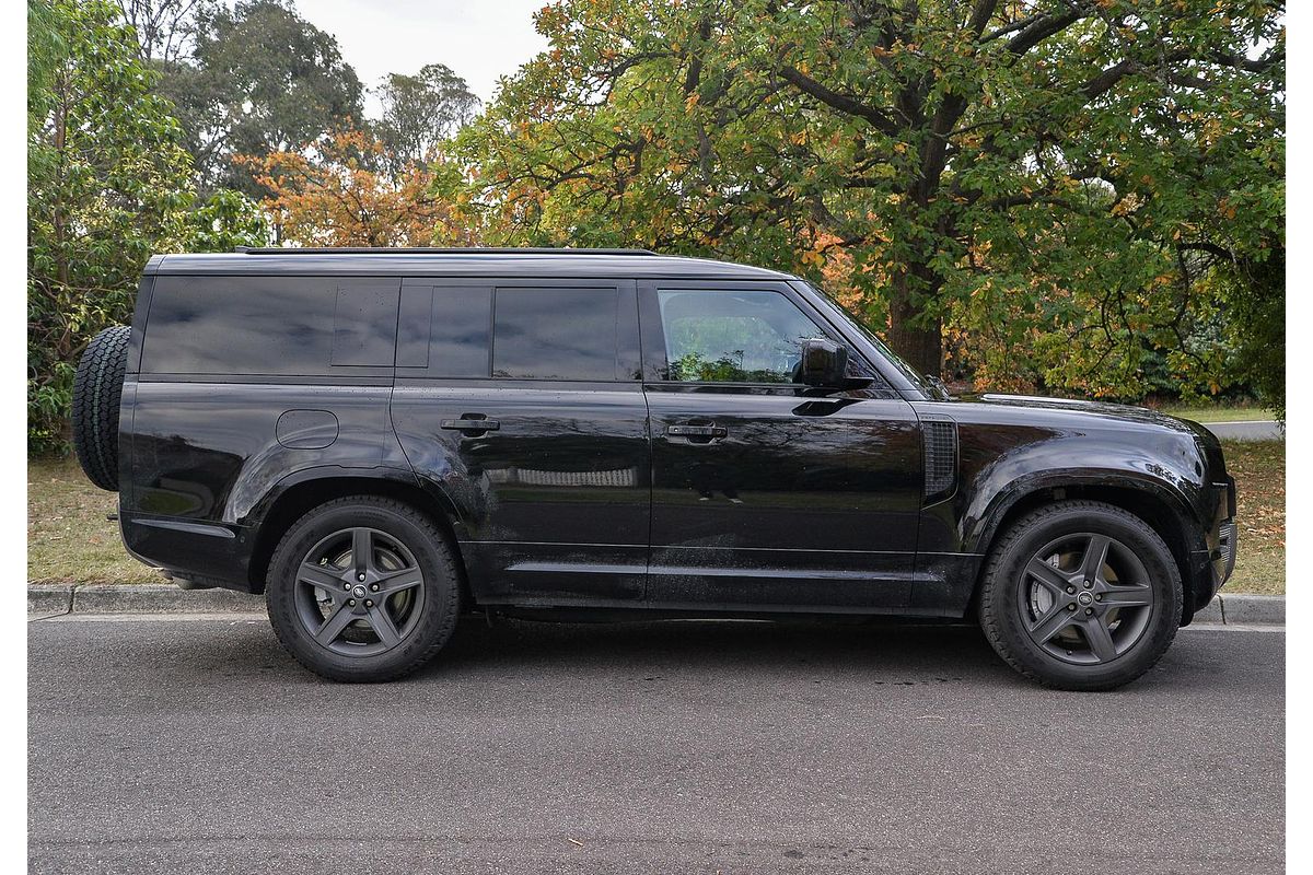2025 Land Rover Defender 130 P400 X-Dynamic SE L663