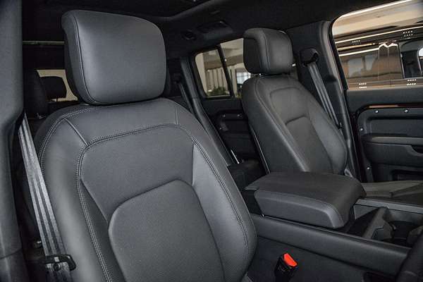 2024 Land Rover Defender 130 D350 X-Dynamic SE L663