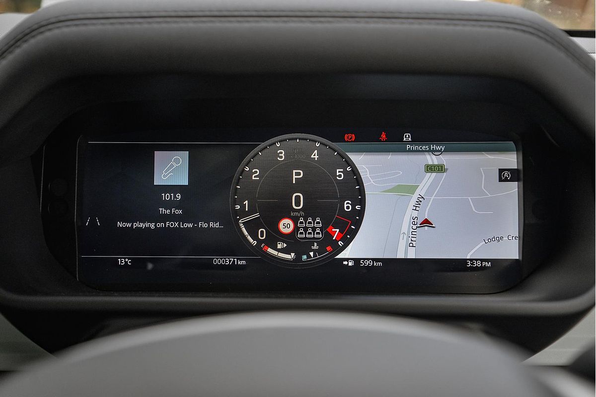 2025 Land Rover Defender 130 P400 X-Dynamic SE L663