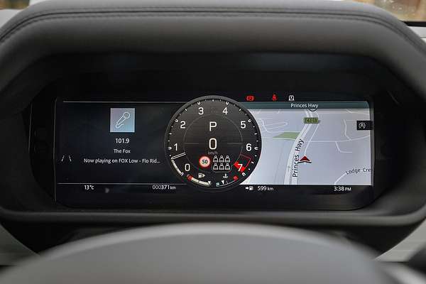 2025 Land Rover Defender 130 P400 X-Dynamic SE L663