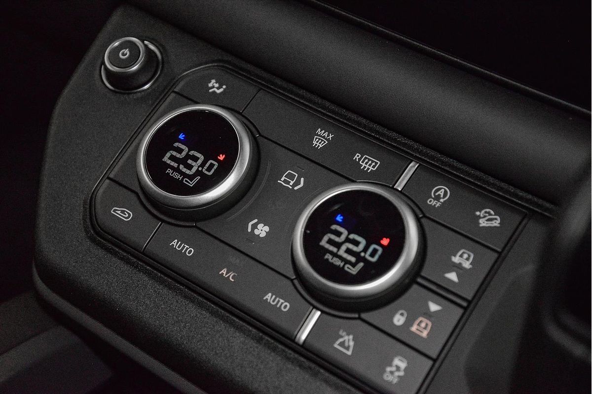 2024 Land Rover Defender 130 D350 X-Dynamic SE L663