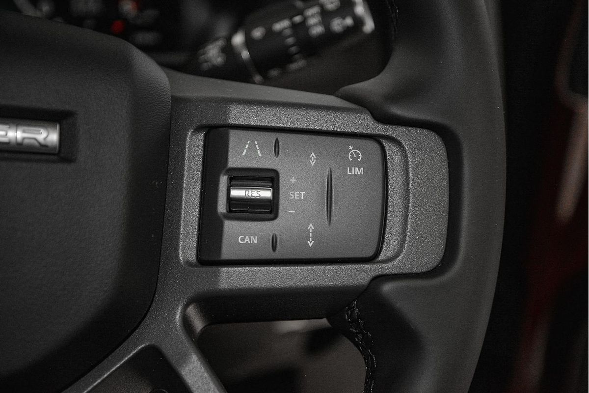 2024 Land Rover Defender 130 D350 X-Dynamic SE L663