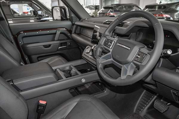 2024 Land Rover Defender 130 D350 X-Dynamic SE L663