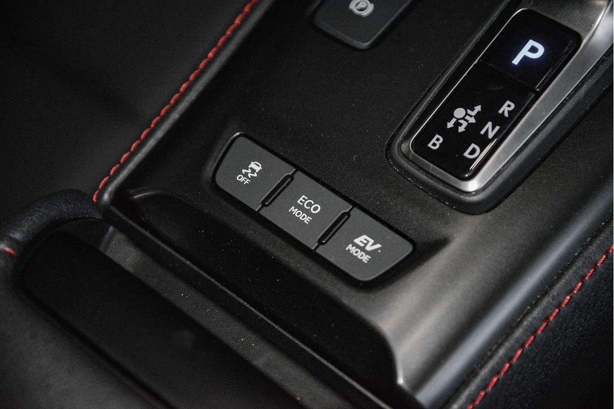 2024 Lexus LBX Luxury MAYH10R