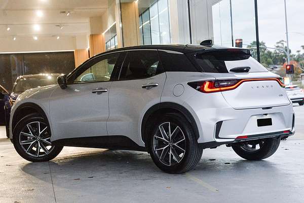 2024 Lexus LBX Luxury MAYH10R