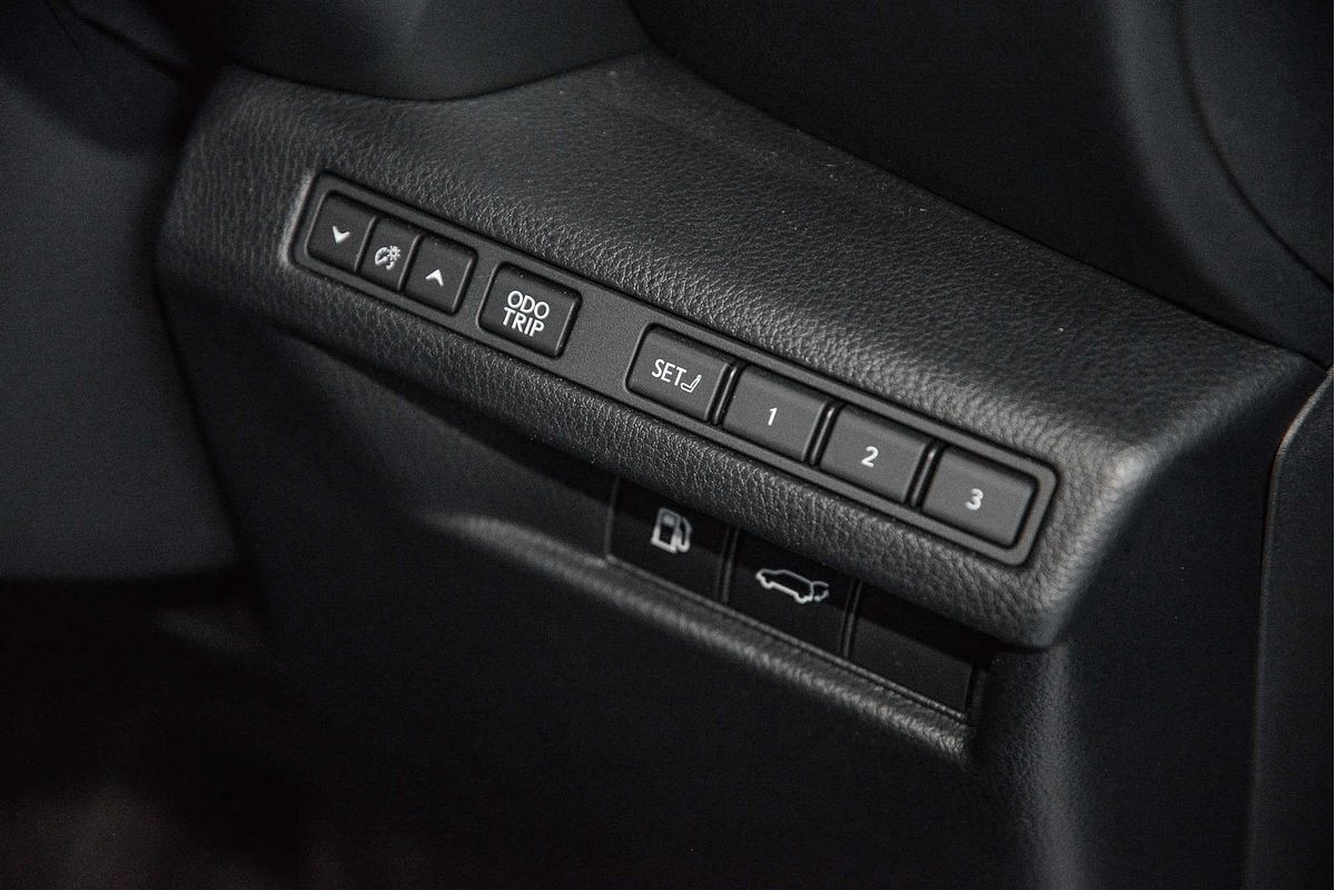 2024 Lexus LBX Luxury MAYH10R