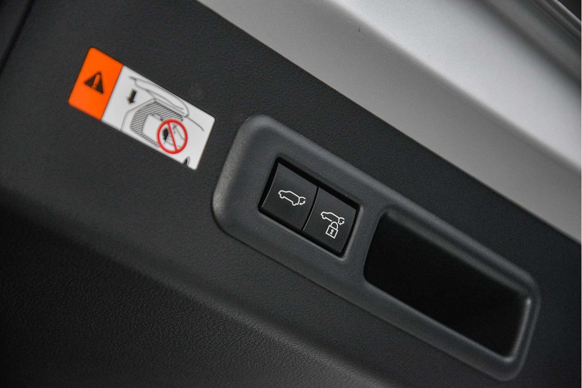 2024 Lexus LBX Luxury MAYH10R