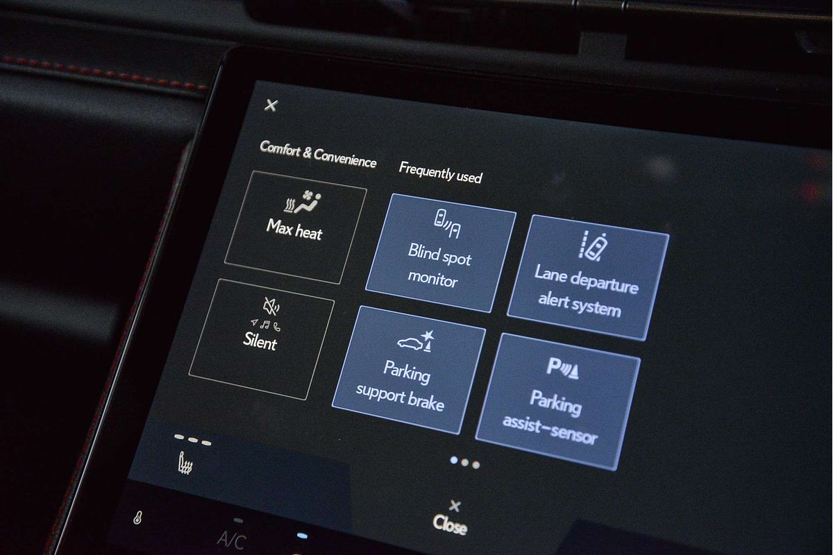 2024 Lexus LBX Luxury MAYH10R